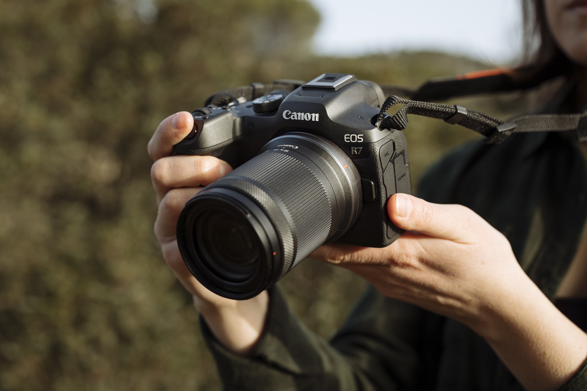Canon EOS R7